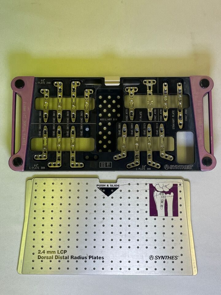 SYNTHES 2.4mm LCP Dorsal Distal Radius Plates — photo 1