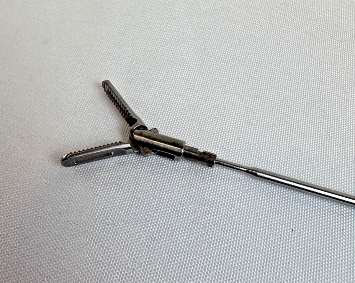 SNOWDEN-PENCER SP8336 Fenestrated Grasper Insert — photo 2
