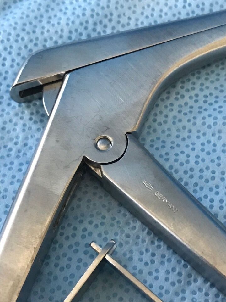 RICHARDS 28-2605 5mmX90deg Down Kerrison Rongeur 8" (20.3cm) Spine — photo 3