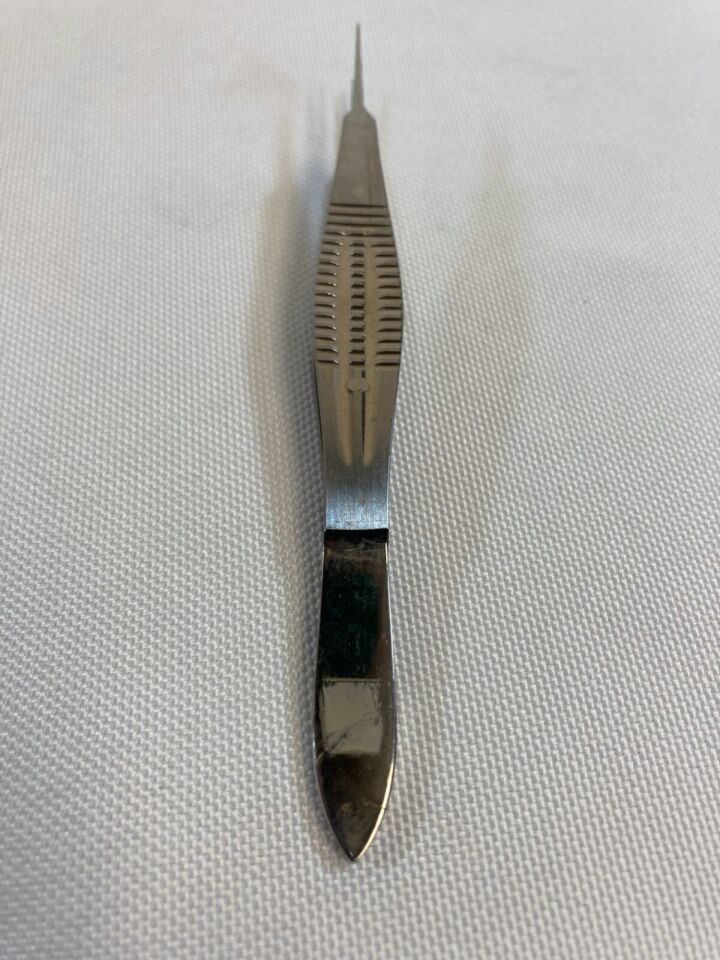 AMBLER SURGICAL 2252E Castroviejo Suturing Forceps 4 3/8" 0.12mm 1x2 Teeth — photo 9