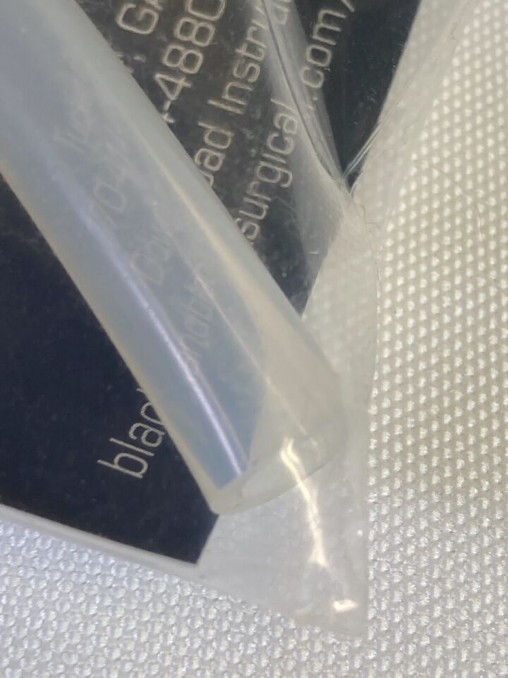 BLACK & BLACK SURGICAL B89107 Silicone Transfer Tube C-Clamp Luer Adapter Lipo — photo 3