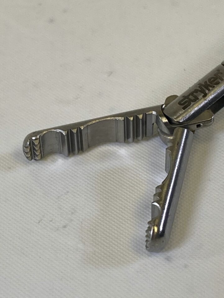 STRYKER 250-080-234 & 250-080-315 5mm x 33cm Fundus Grasper Laparoscopic Forcep — photo 7