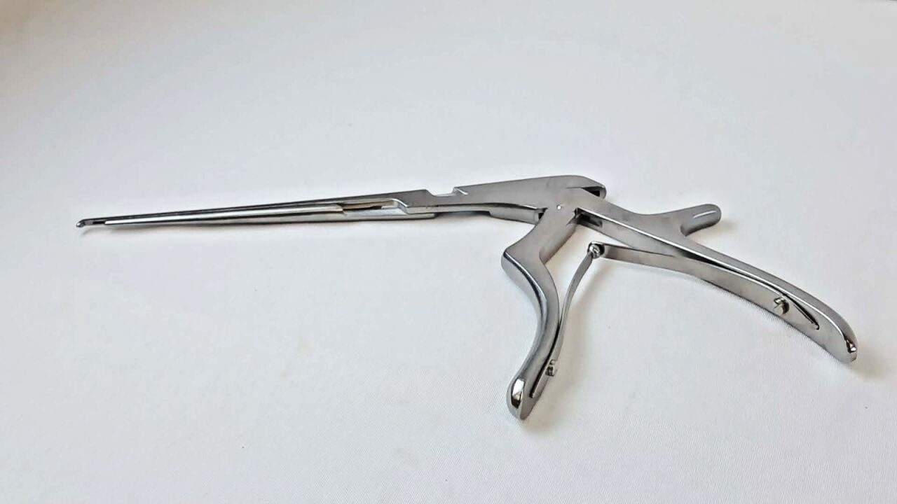 AESCULAP FF712R Kerrison Bone Punch Rongeur 2mm Down-Bite 7" 180mm — photo 2