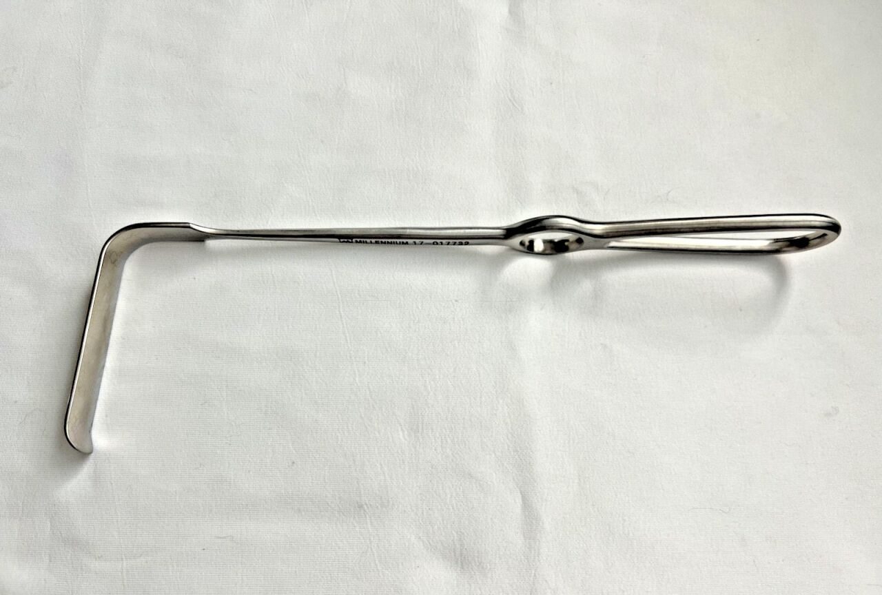 MILLENNIUM 17-017732 Obwegeser Retractor Curved Down 14mmX70mm