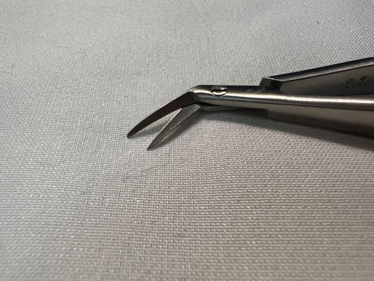 ACCUTOME AS1210 Castroviejo Corneal Scissors Curved Right 13mm Blades 4" Length — photo 2