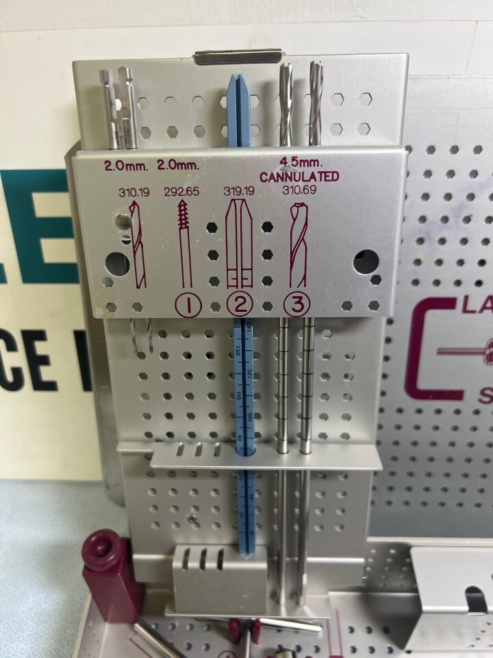 SYNTHES  Large Cannulated Screw System — photo 4