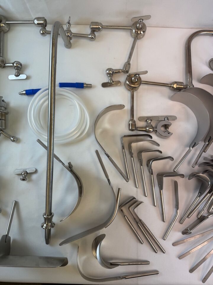 VARIOUS Automated Medical Iron Intern Octopus 72 Piece Automated Medical Iron Intern Octopus Single & Hydra Double Arm Retractor System w/ Trays — photo 4
