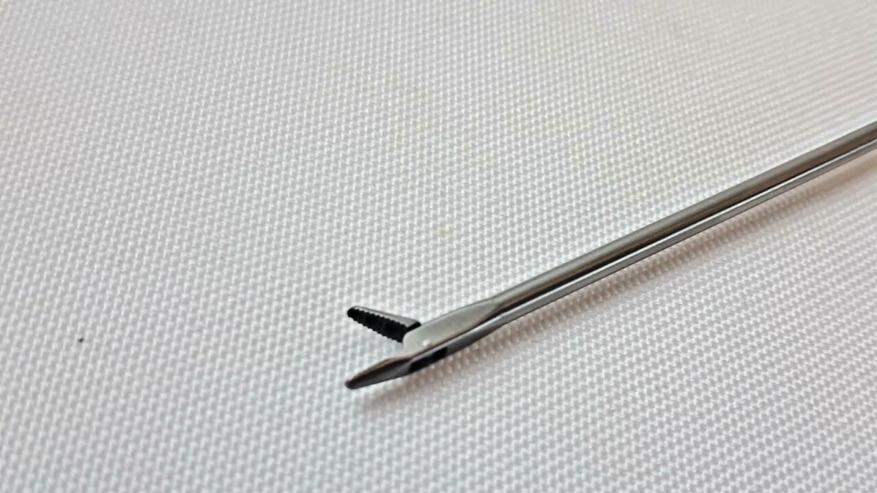 ARTHREX AR-11700NR Pointed Straight Tip Grasper 2.75mm Straight Shaft — photo 5