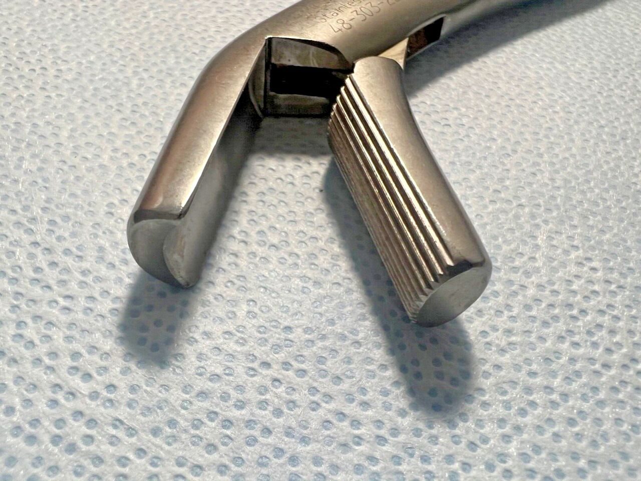 KLS MARTIN 48-303-22-07 Angled Bone Shaping Forceps 11mm x 8-1/2" — photo 2