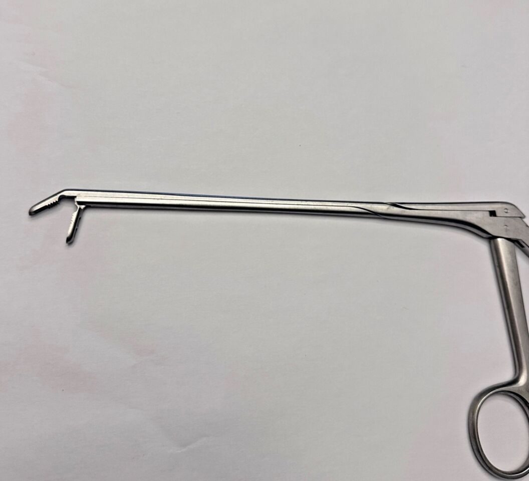 AESCULAP FF584R Caspar Rongeur 150deg 4 x 14 mm Moveable Lower Jaw 7 1/4" — photo 5