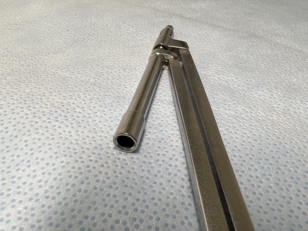 SYNTHES 324.01 Drill Guide w/ Protective Sleeve — photo 2