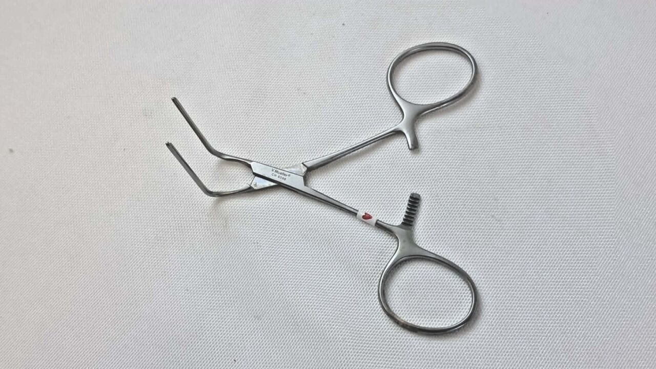 V. MUELLER CH 6098 DeBakey Ring-Handled Bulldog Clamp 3.75" — photo 1