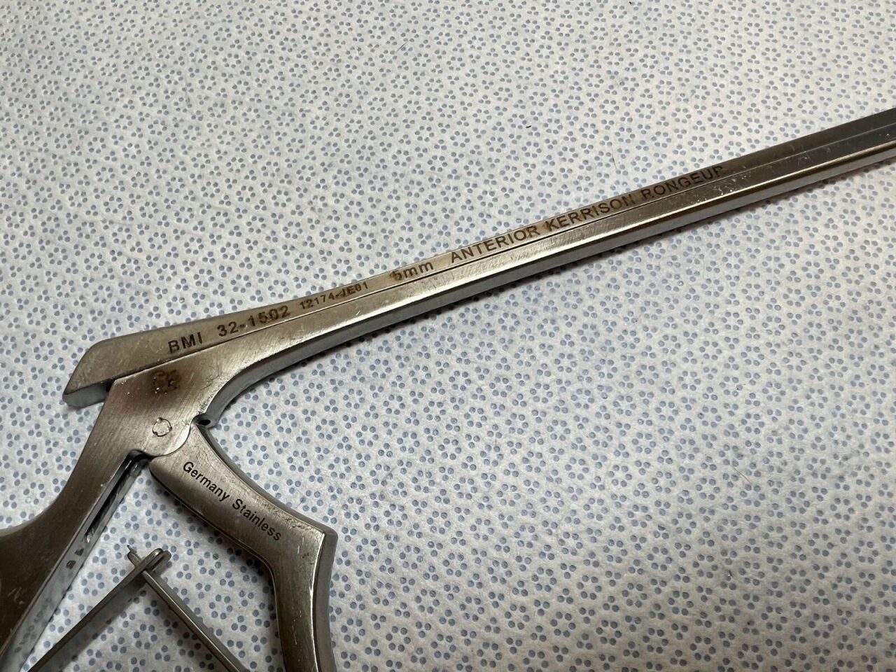 BMI 32-1502 11.5" X 5mm X 40deg Up Angled Anterior Lumbar Kerrison Rongeur 5mm X 40deg Up — photo 2