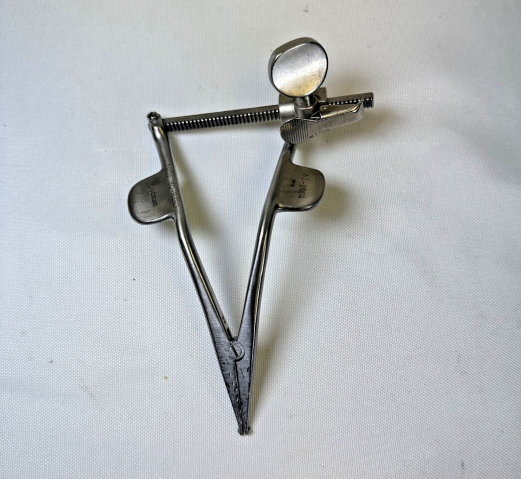 CODMAN 61-1004 Vertebrae Spreader Ratcheted Retractor Neuro Surgical — photo 2