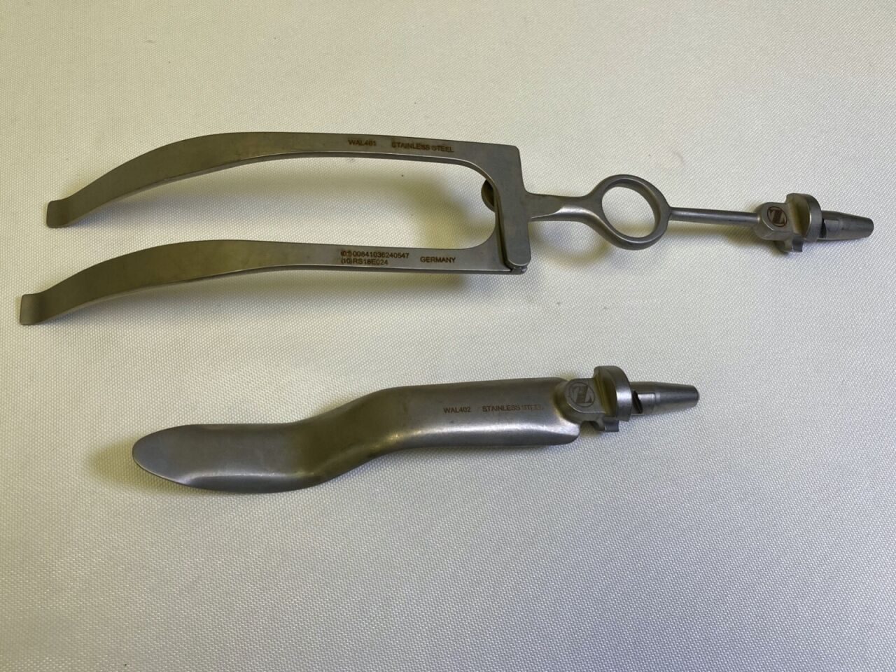 VARIOUS  W. Lorenz Zimmer Biomet Surgical Assist Arm Multi Specialty Retractors & Clamps — photo 10