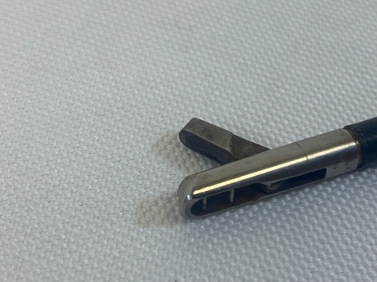 R. WOLF 8383.12 5mm x 33cm Laparoscopic Insulated Punch — photo 4