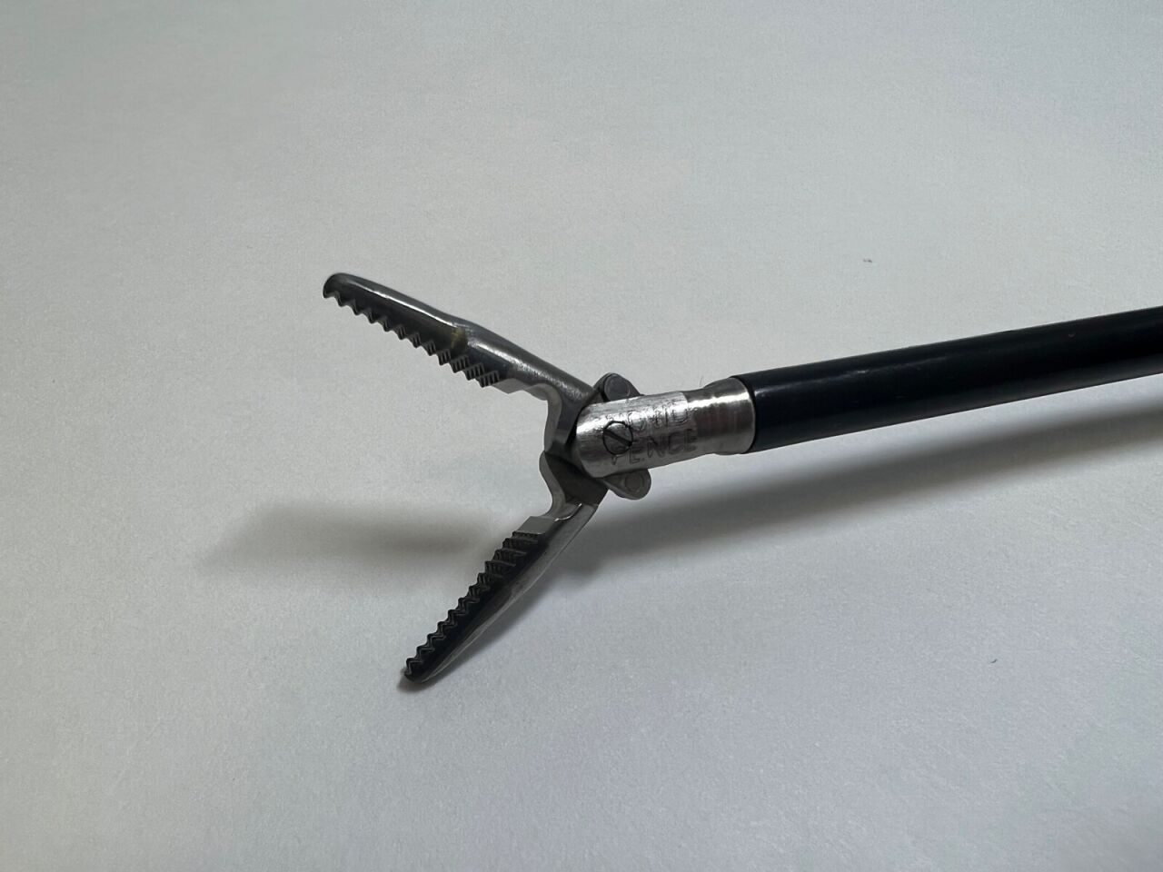 SNOWDEN-PENCER  5mm Laparoscopic Tungsten Carbide Diamond Jaw Dissector — photo 2