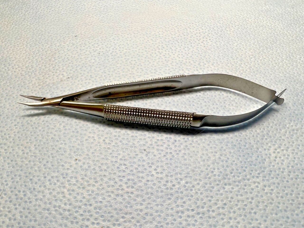 V. MUELLER  Micro Needle Holder Curved Jaws