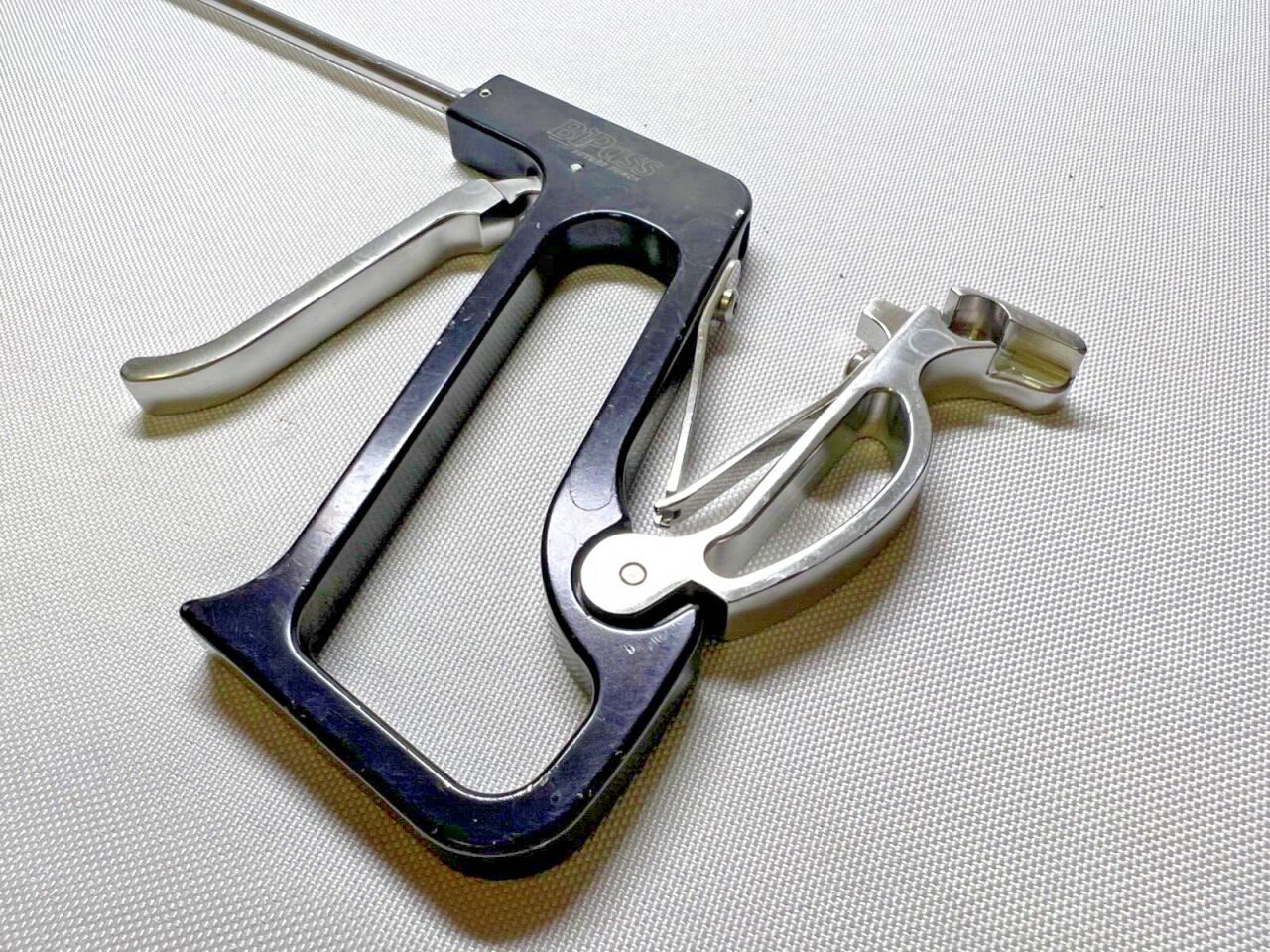 ZIMMER BIOMET BiPass 902096 Suture Punch — photo 3