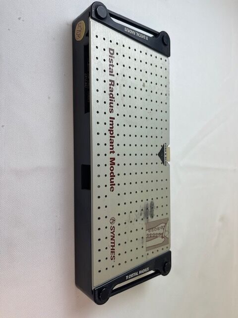 SYNTHES  Titanium Distal Radius Implant Module — photo 6