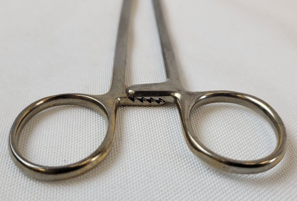 V. MUELLER SU-16141 Set   Vital Stratte Needle Holder, Curved R + L, 9¼" — photo 16