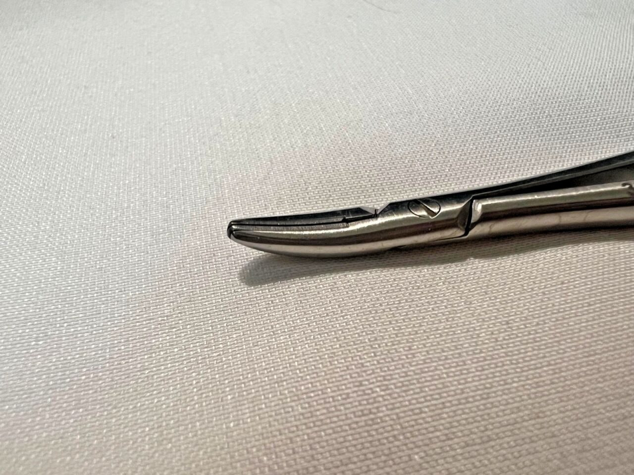 SYMMETRY 32-441 TC Inserts 5-3/4" Castroviejo Curved Needle Holder — photo 4