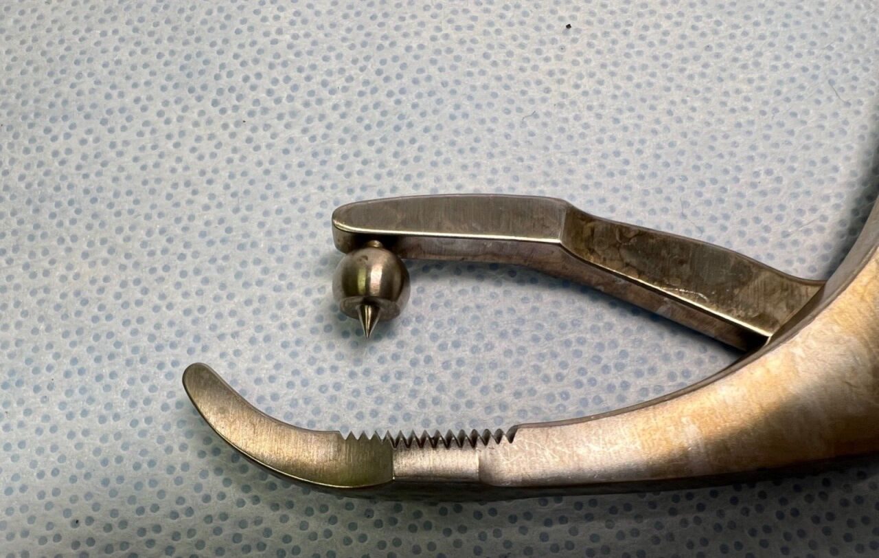 STRYKER 702937 BallSpike Size 1 Self-Centering Bone Forceps — photo 2