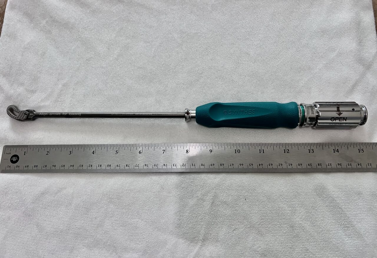 SYNTHES 03.812.001 T-PAL Standard Spacer Implant Applicator — photo 2