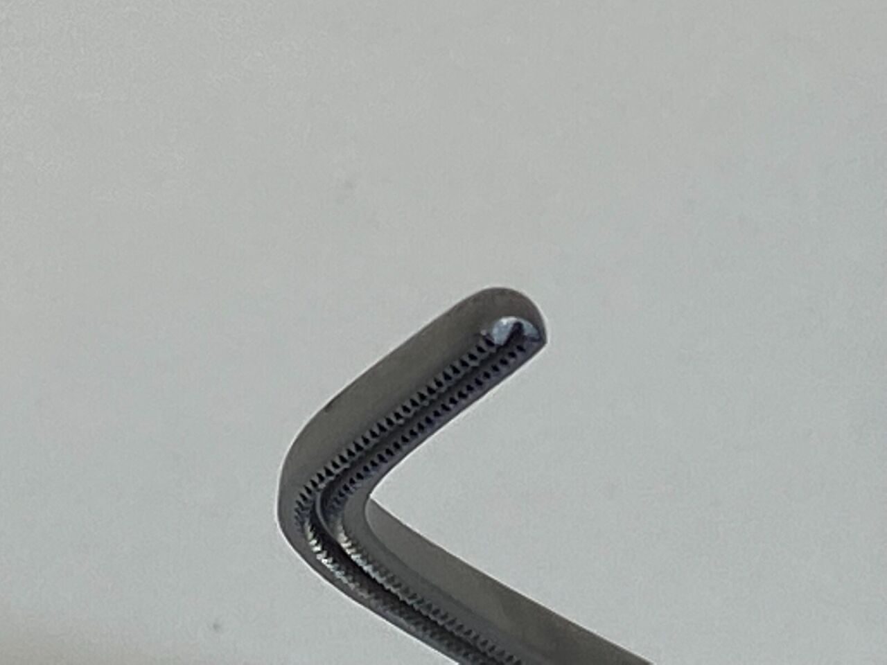 AESCULAP FB504R DeBakey Tangential Occlusion Clamp Curved 280mm — photo 6