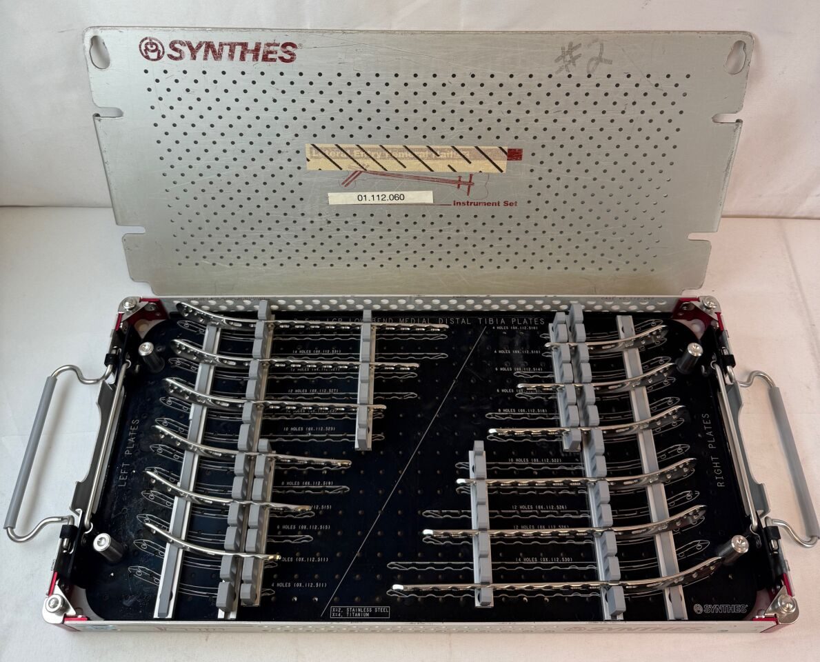 SYNTHES 3.5mm LCP Low Bend Medial Distal Tibia Plate