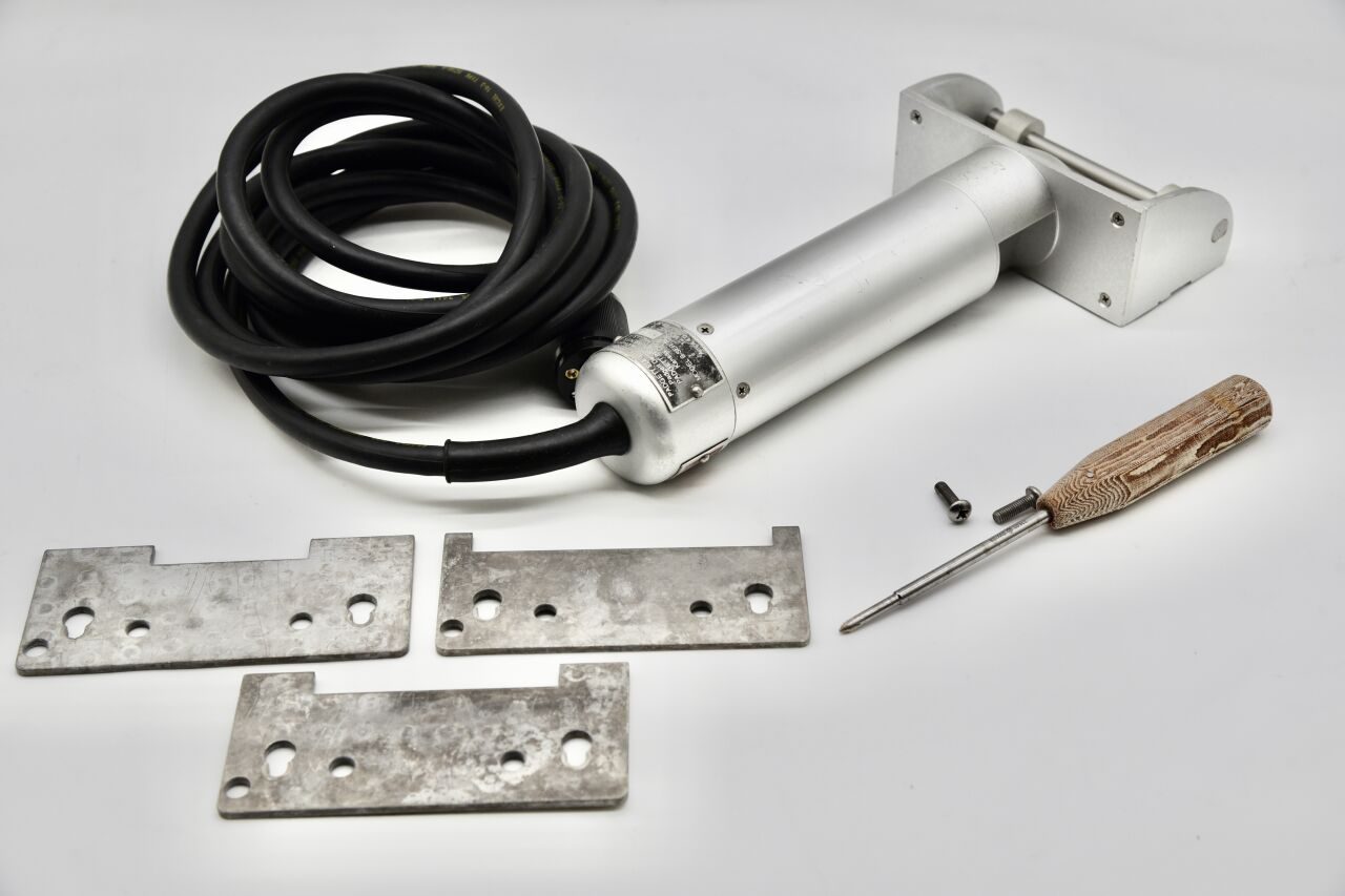 INTEGRA MODELB Padgett Electro Dermatome Model B and Dermatome Blades