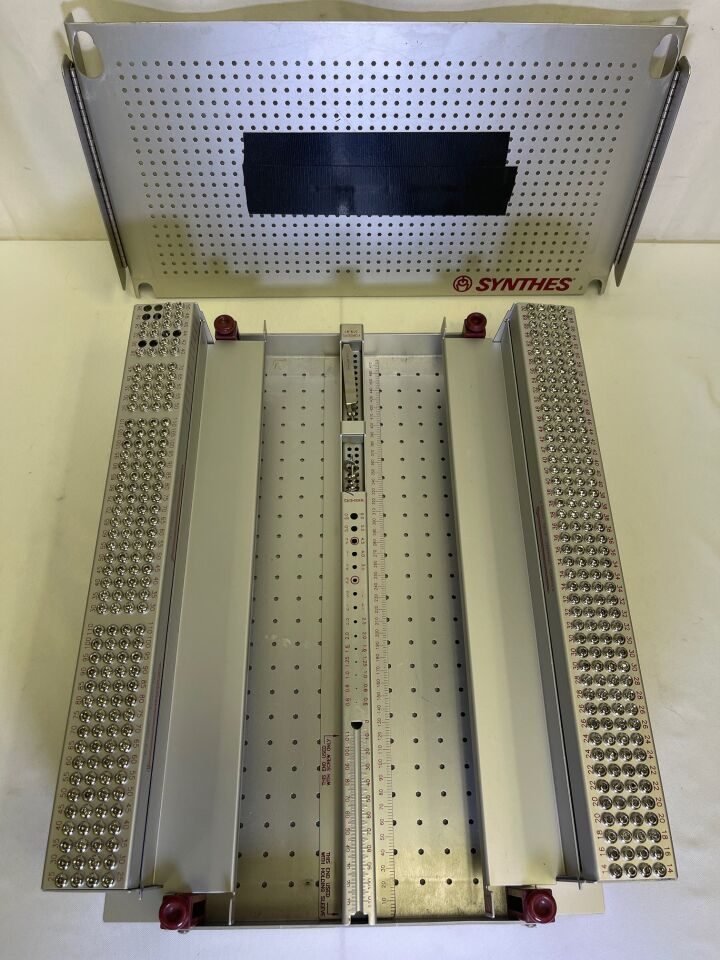 SYNTHES  Large Fragment System Plates Screws Instruments — photo 4