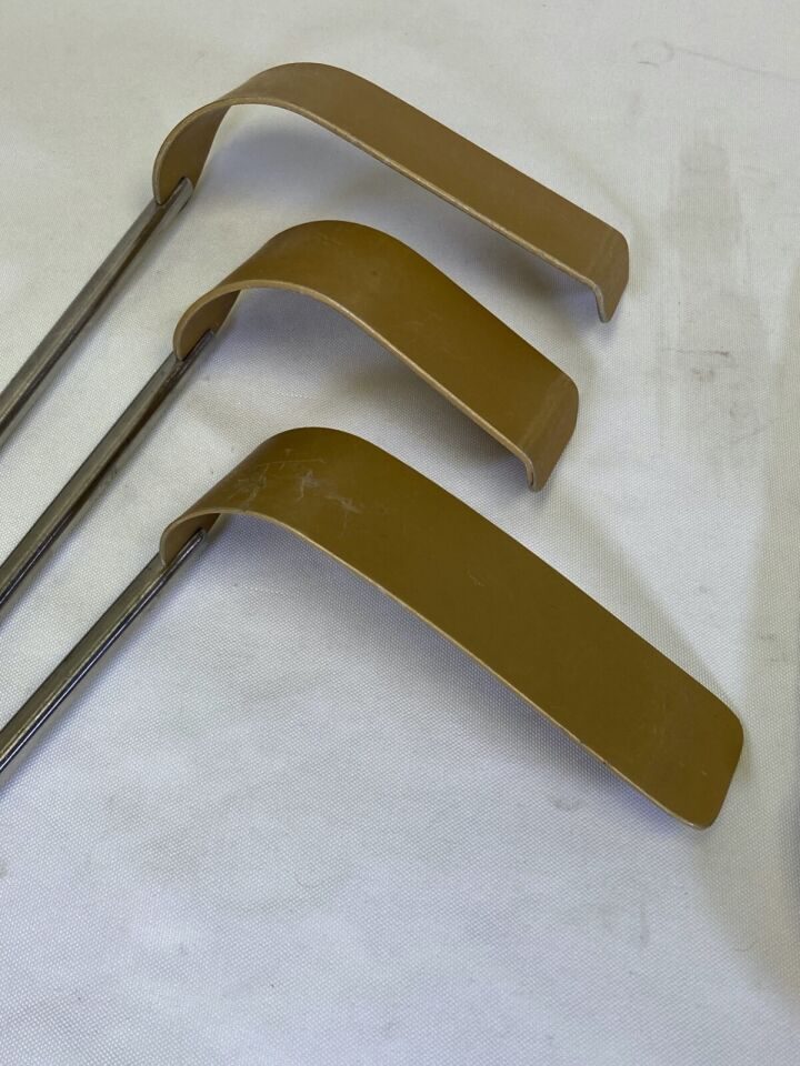 VARIOUS  Omni-Tract Swivel Aluminum Radiolucent Retractor Blades w/ Case — photo 8