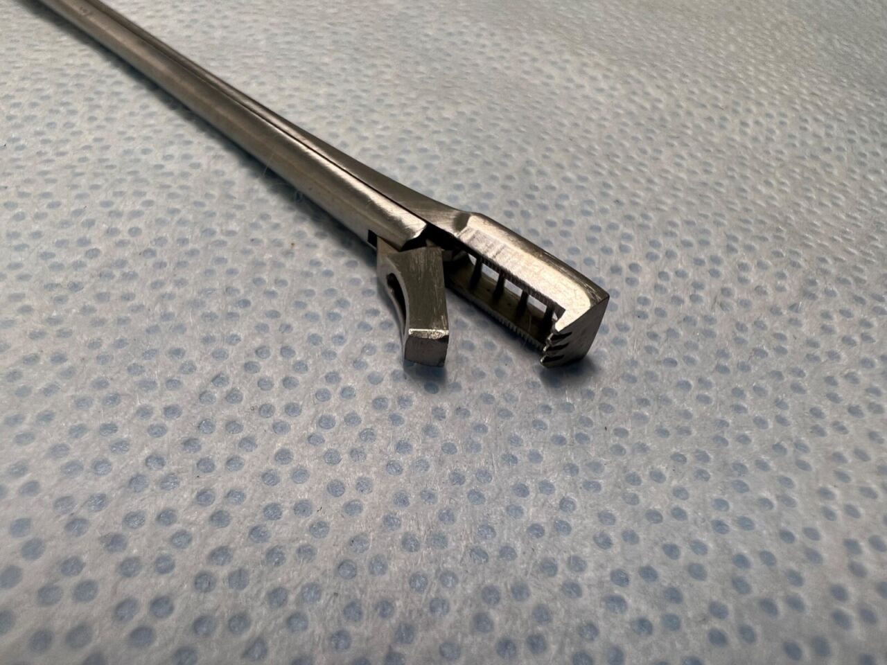 KMEDIC KM 65-184 Kevorkian-Younge Straight Biopsy Punch, 3mm X 10mm Bite, 10" L — photo 4