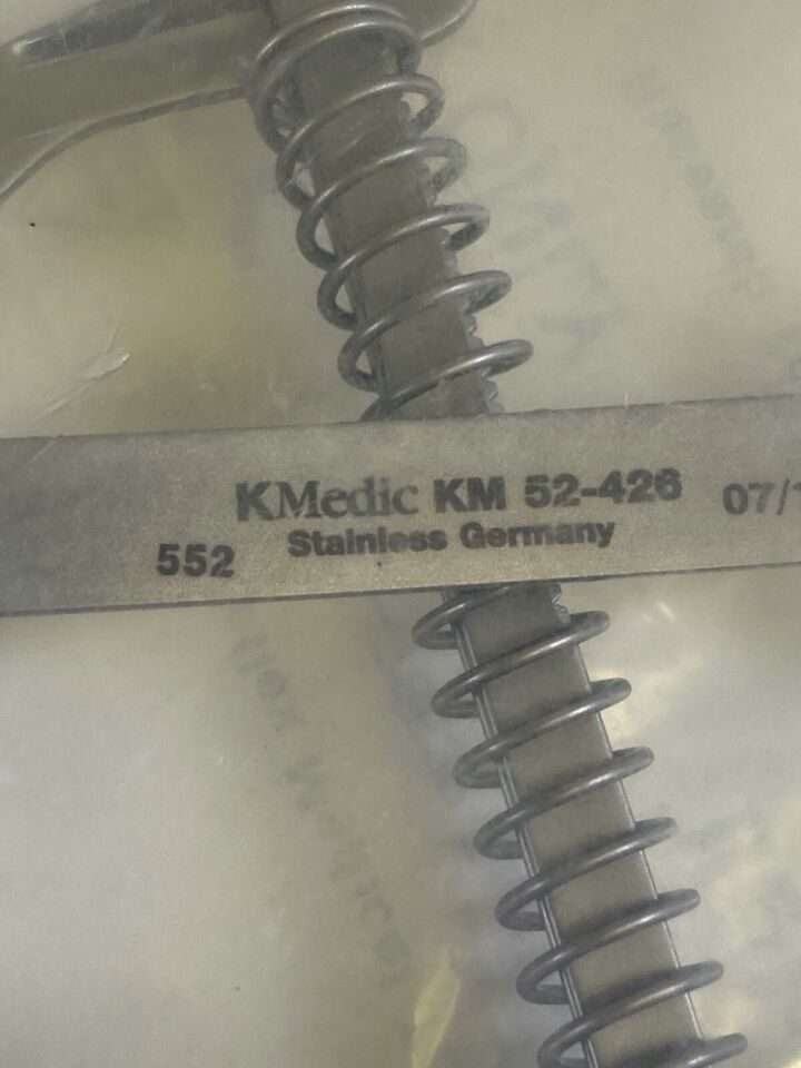 KMEDIC KM52-426 Vickers Low Profile Small Wound Retractor — photo 4