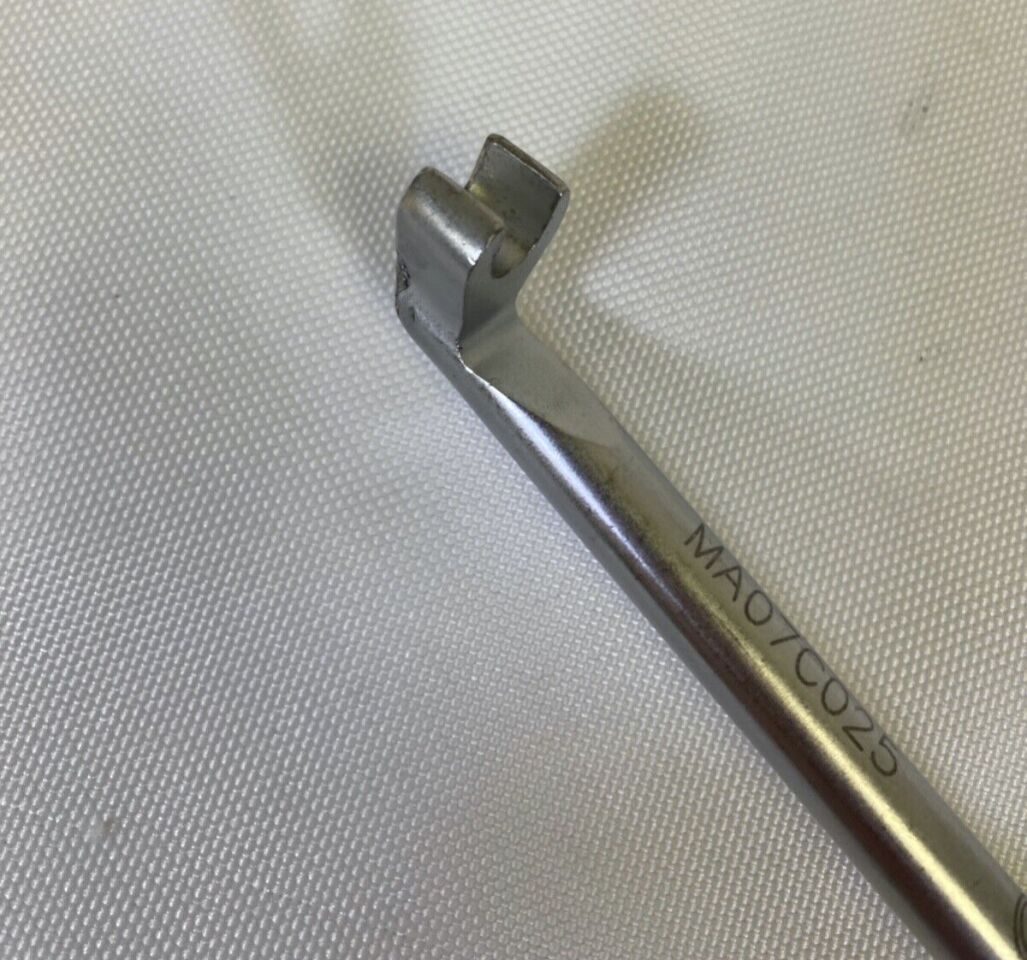 MEDTRONIC 7486235 CD Horizon Solera 6.35mm C-Shaped Rod Pusher — photo 3