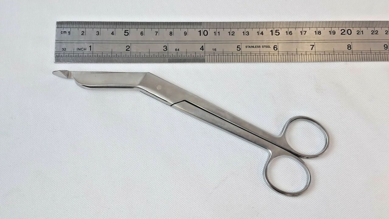 INTEGRA MILTEX 5-516 Lister Bandage Scissors 71/4" Angled Probe Point — photo 5