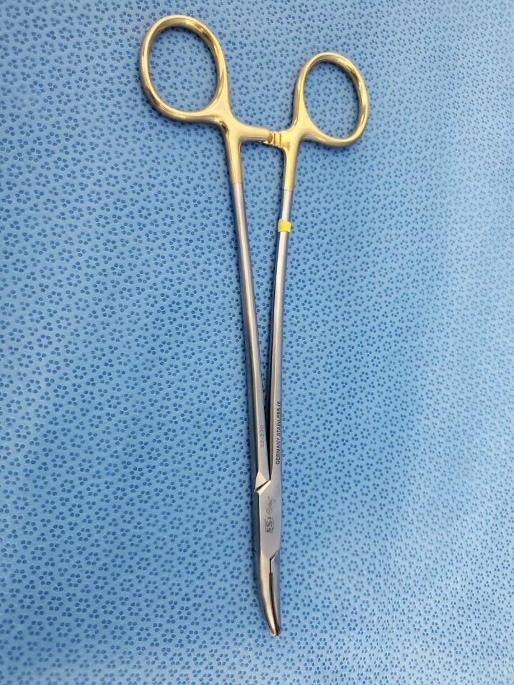SSI 32-230 Heaney Needle Holders Curved 21cm
