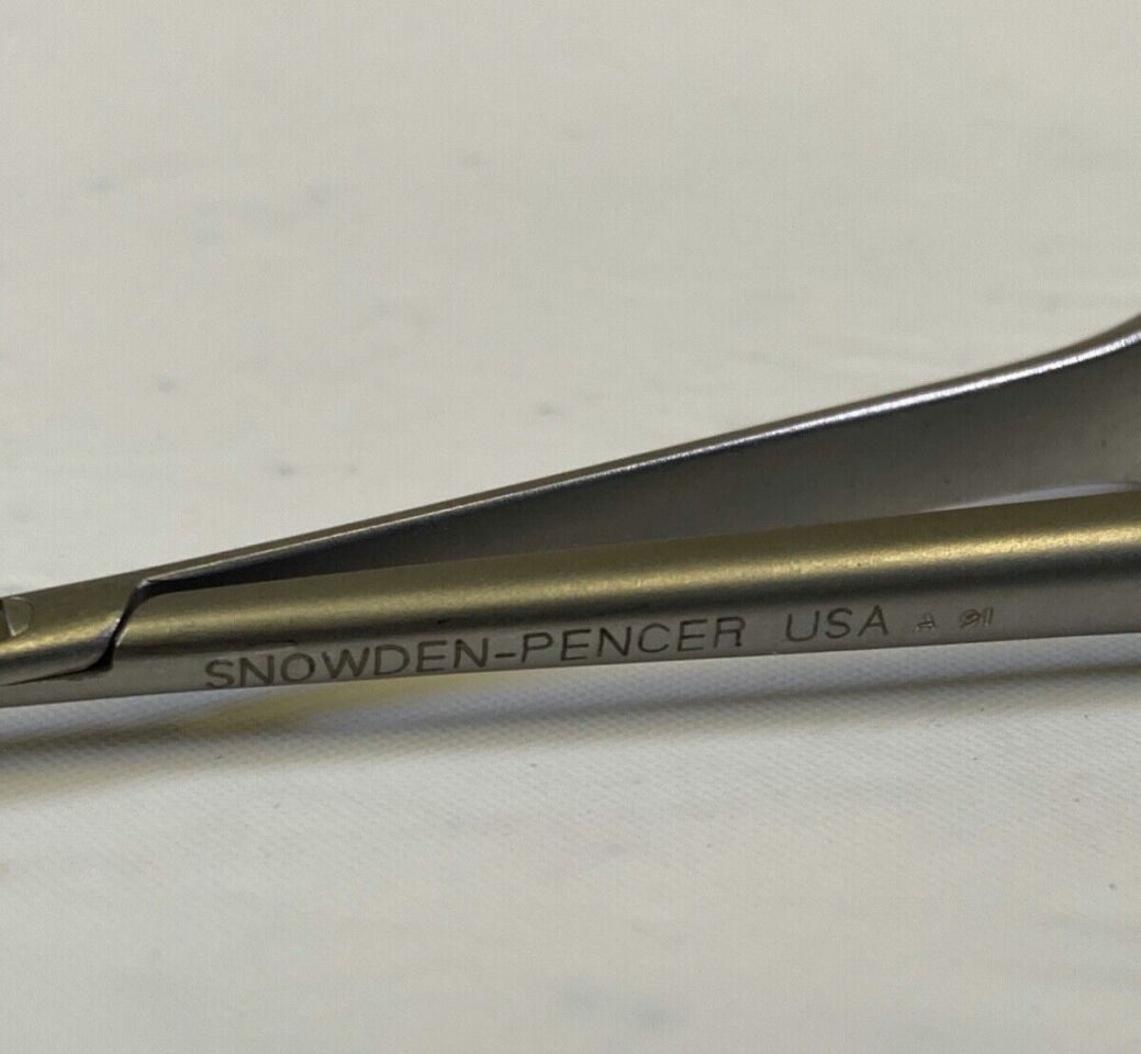 SNOWDEN-PENCER 32-0482 Diamond Jaw Castroviejo Needle Holder 18.5cm — photo 2