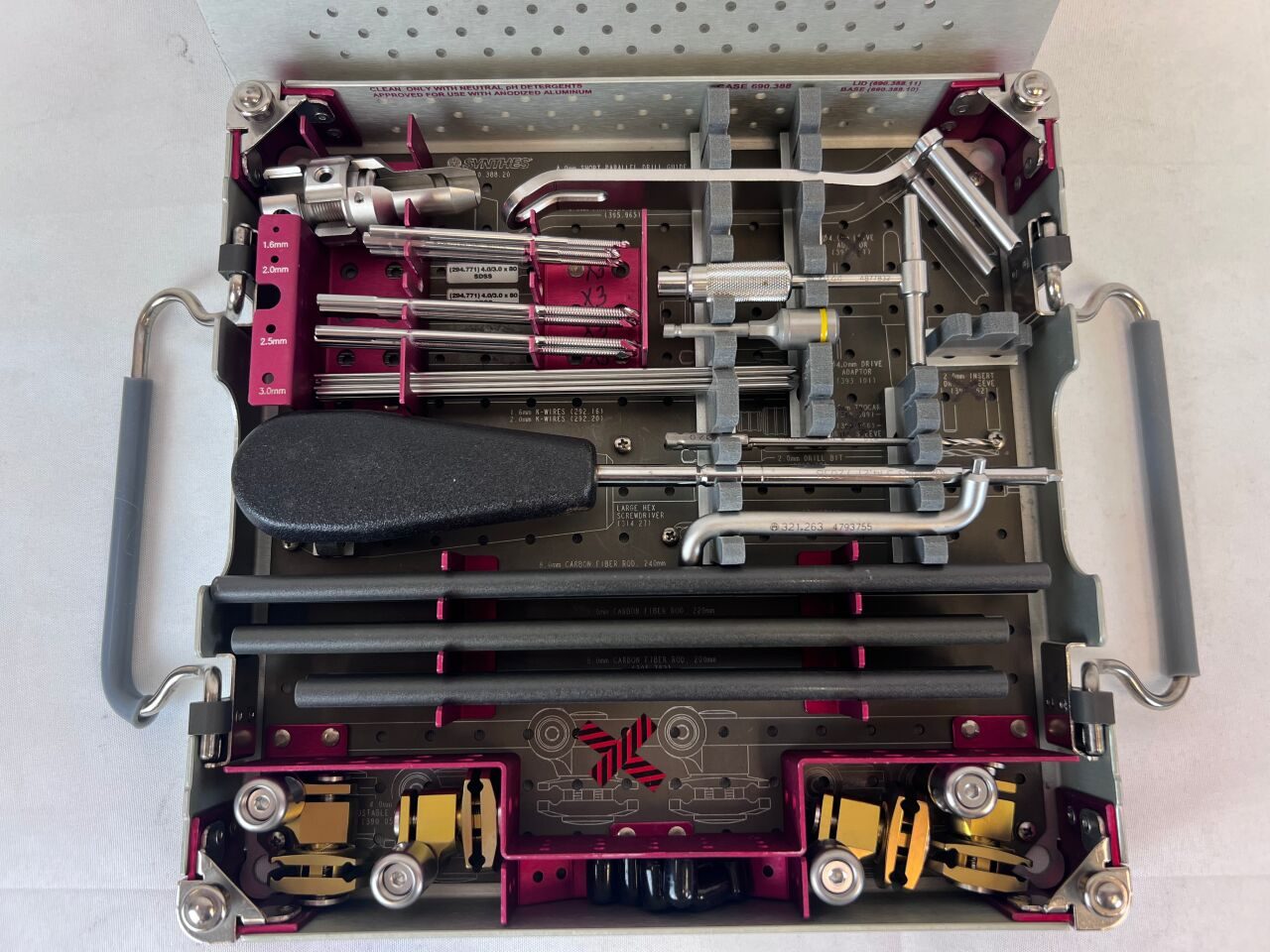 SYNTHES Various Distal Radius Fixator Set B — photo 2