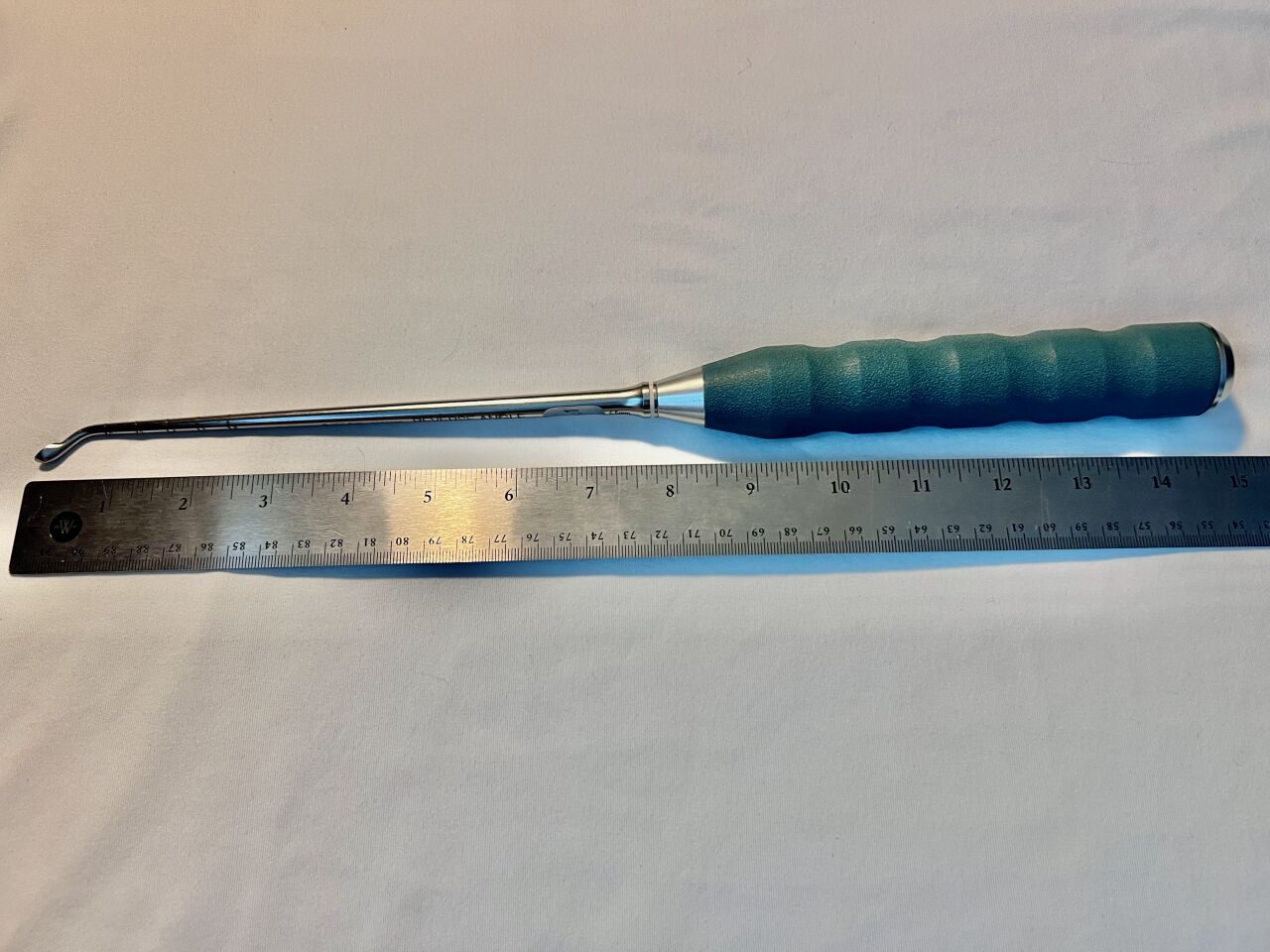SYNTHES 389.839  Curve 5.5mm Reverse Angled Spinal Bone Curette — photo 3