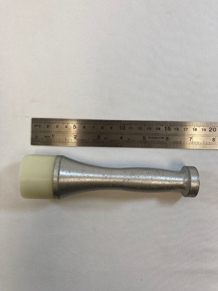 SYNTHES 2001-10-000 Orthopedic Impactor — photo 8