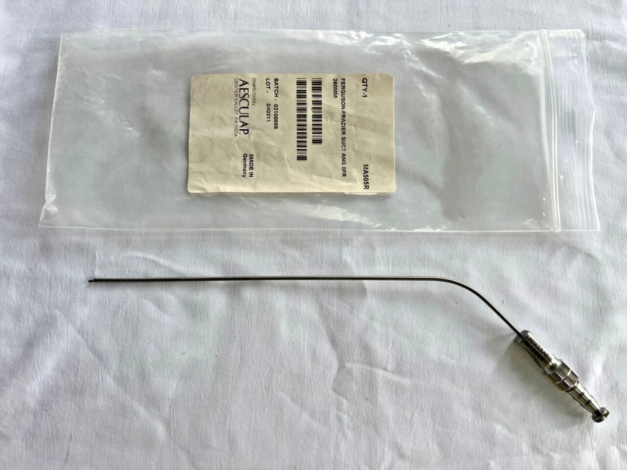 AESCULAP MA505R Ferguson-Fraizer Angled Suction Tube 8French w/ Thumb Control — photo 3