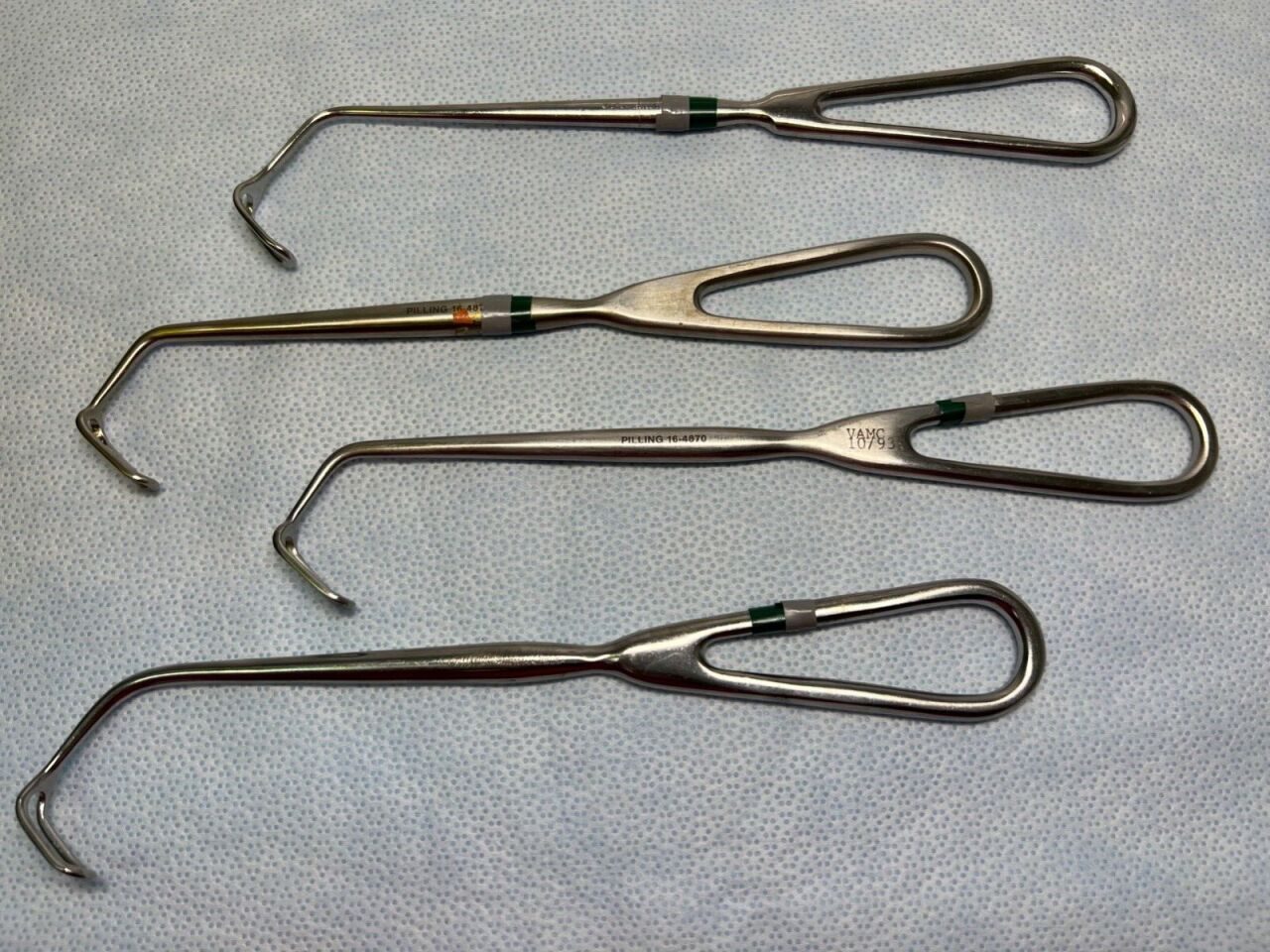 PILLING 16-4870 Lot of 4 Decompression Cushing Retractors