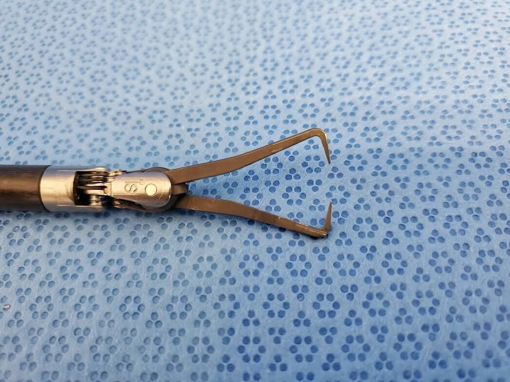 INTUITIVE SURGICAL 420207 da Vinci S Si Tenaculum Forceps 8mm — photo 3