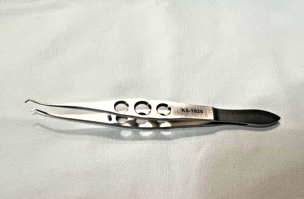 KATENA K5-1920 Hyde Corneal Forceps 2x2 Teeth w/ 0.12mm Tying Platform 4-1/4" L