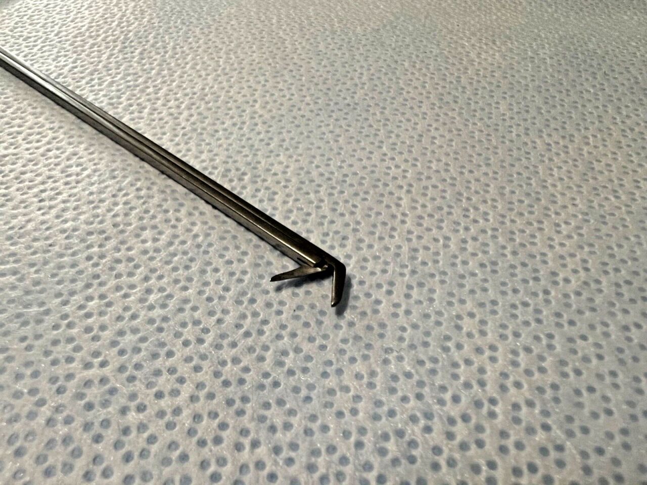 MICROFRANCE INTEGRA MCOS34 Selesnick Micro Scissor Forceps Angled Up 7mm — photo 2