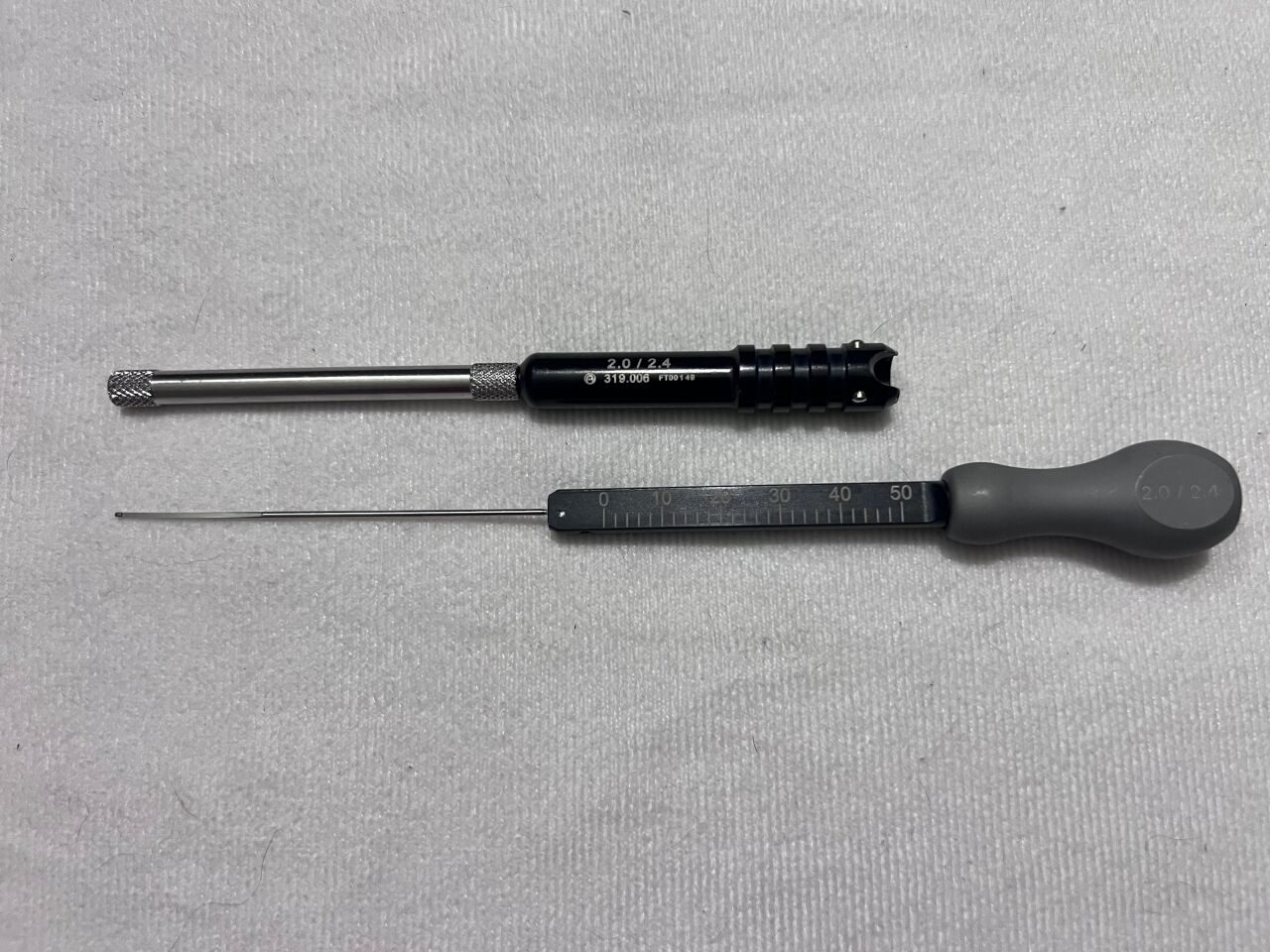 SYNTHES 319.006 Depth Gauge w/ Cover Sleeve For 2.0/2.4mm Screws — photo 2