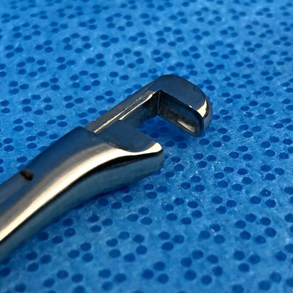 R. WOLF 8211.021 4mm 8" 90deg Up Bite Punch Forceps — photo 6