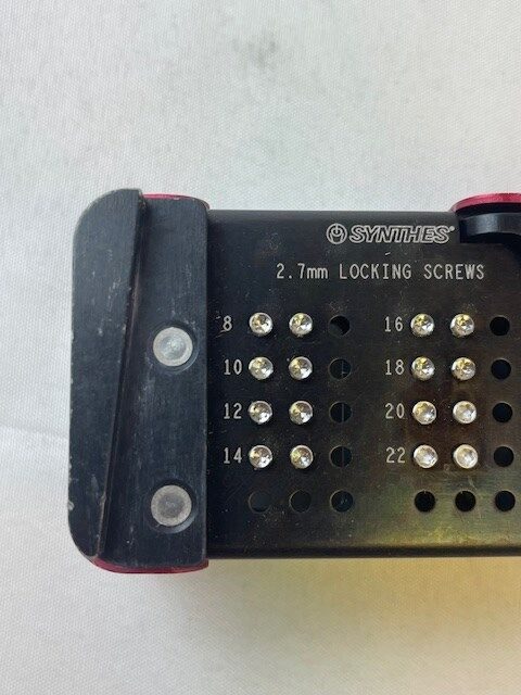 SYNTHES  Locking 2.7mm Cortex Screw Set — photo 2